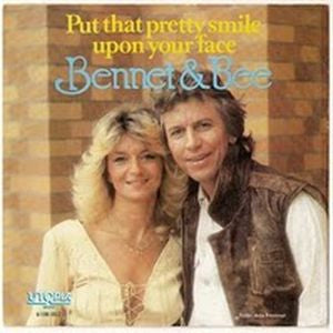 Bennet & Bee - Put That Pretty Smile Upon Your Face 09777 Vinyl Singles Vinyl Goed / Hoes Goed