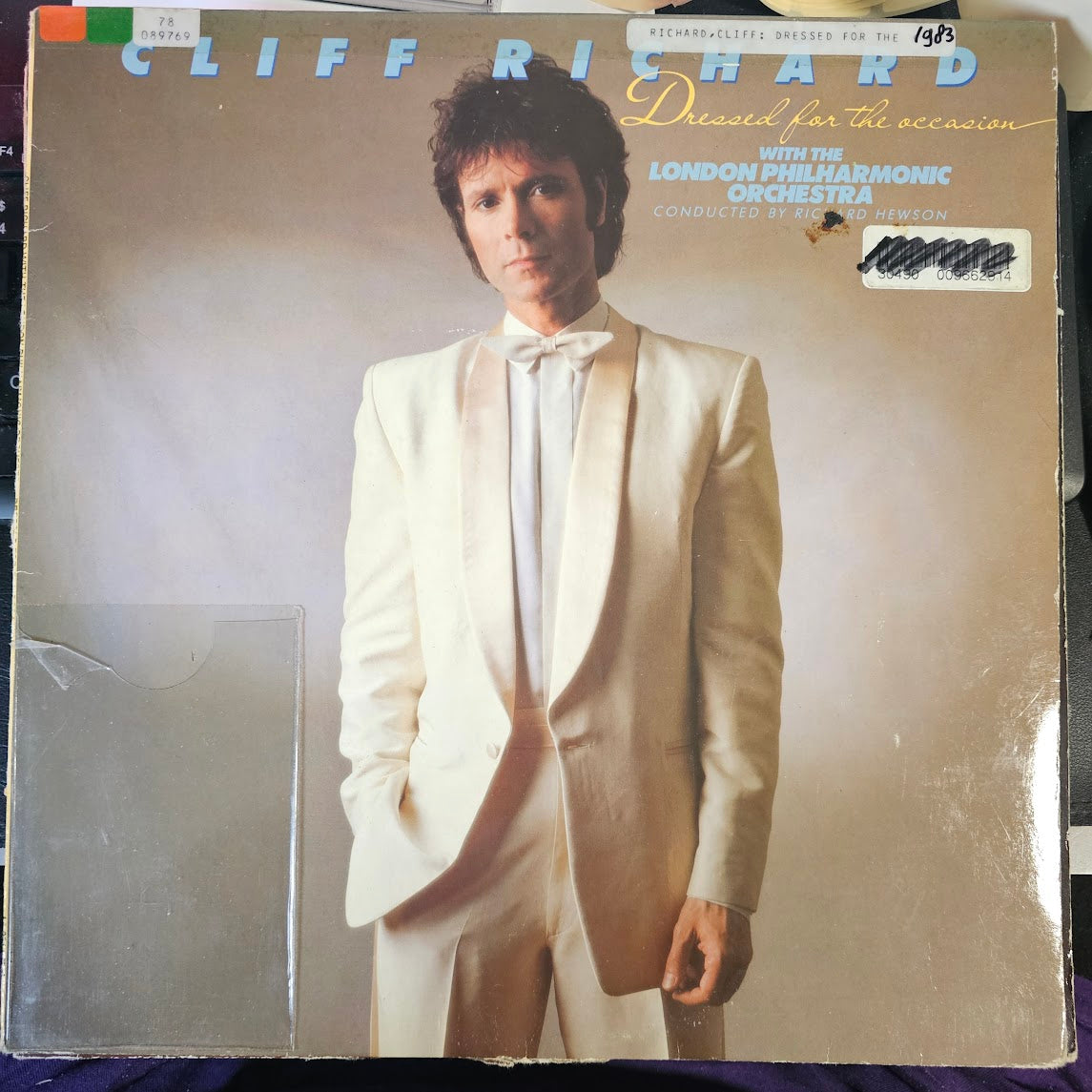 Cliff Richard With London Philharmonic Orchestra - Dressed For The Occasion (LP) (B-Keus) Vinyl LP Media VG+ / Sleeve Zie Foto "VINYLSINGLES.NL"