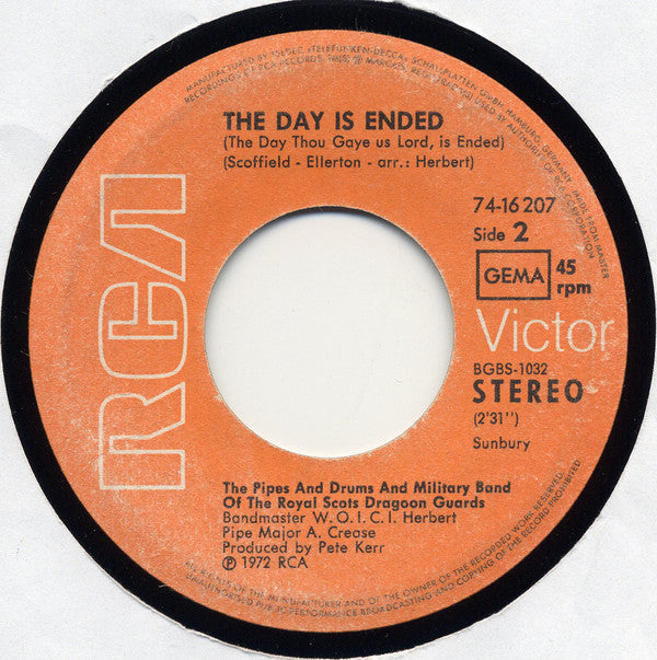 Pipes And Drums And The Military Band Of The Royal Scots Dragoon Guards - Heyken's Serenade (Standchen) 13195 Vinyl Singles Vinyl Goed / Hoes Goed