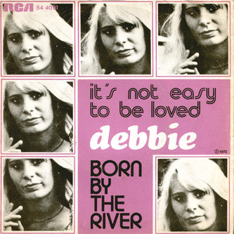 Debbie - It's Not Easy To Be Loved Vinyl Singles Vinyl Zeer Goed / Hoesje Goed "VINYLSINGLES.NL"