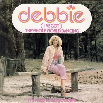 Debbie - (I've Got) The Whole World Dancing Vinyl Singles Vinyl Zeer Goed / Hoesje Goed "VINYLSINGLES.NL"
