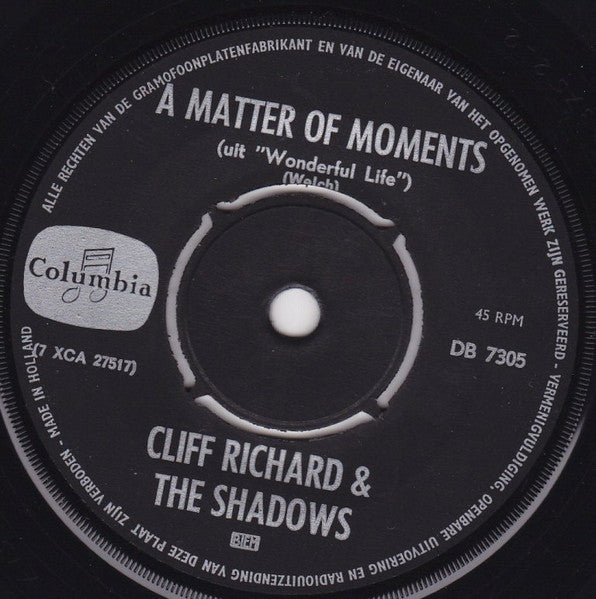 Cliff Richard & The Shadows - On The Beach 40589 Vinyl Singles Vinyl Goed / Hoes Generic