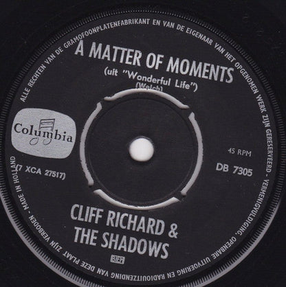 Cliff Richard & The Shadows - On The Beach 40589 Vinyl Singles Vinyl Goed / Hoes Generic