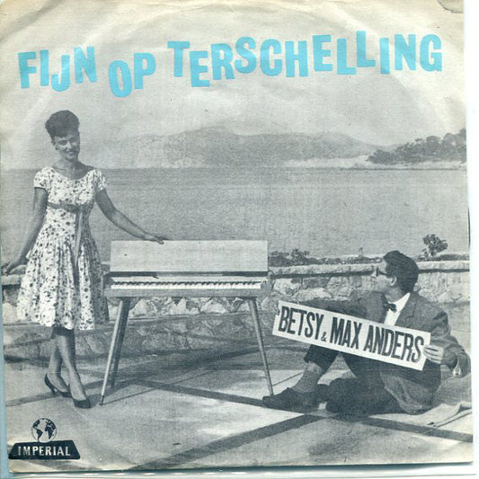 Betsy &amp; Max Anders - Nice on Terschelling 11244