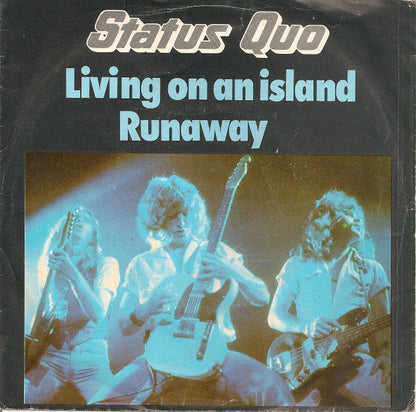 Status Quo - Living On An Island 35274 Vinyl Singles Vinyl Goed / Hoes Goed