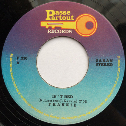 Frankie - In 't Bed 33331 Vinyl Singles Vinyl Zeer Goed / Hoesje Goed "VINYLSINGLES.NL"