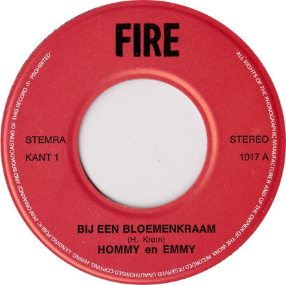 Hommy En Emmy ‎- Bij Een Bloemenkraam Vinyl Singles Vinyl Zeer Goed / Hoesje Goed "VINYLSINGLES.NL"