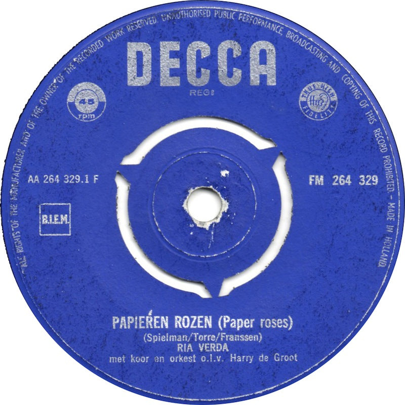 Ria Verda - Papierrosen 02388