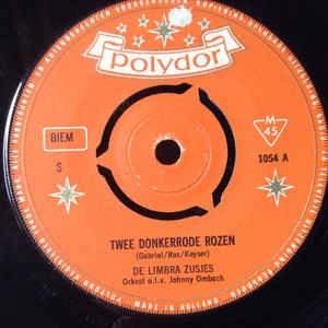 Limbra Zusjes - Twee Donkerrode  Rozen 18522