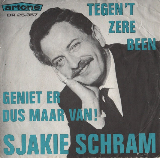 Sjakie Schram – Gegen das schmerzende Bein 29900